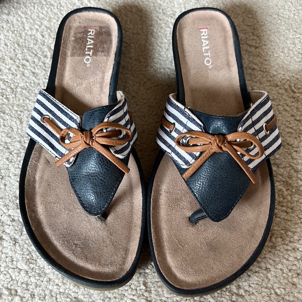 Navy blue and white striped flip flops sandals with bows women’s size 8.5
